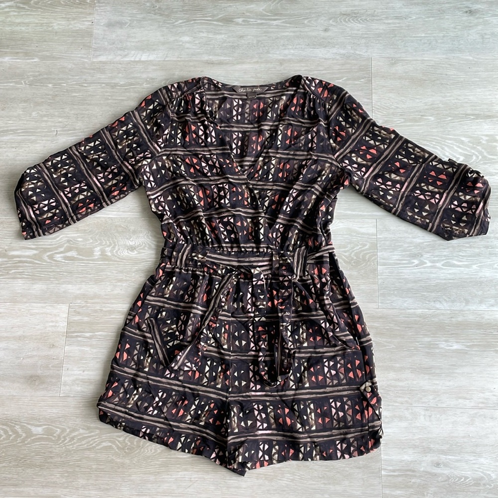 Charlie Jade 100% silk 3/4 sleeve tie front side zip abstract patterned romper